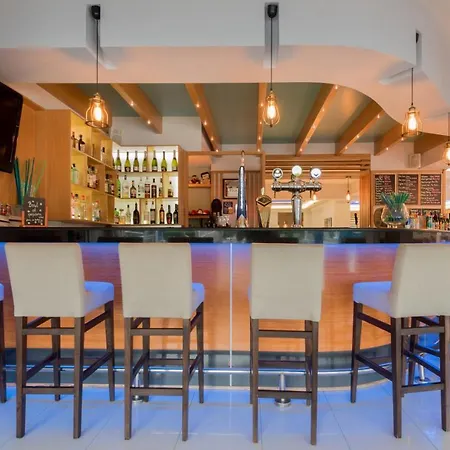 Dennys 3* Kalamákion