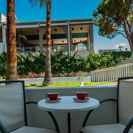 Hotel Denny's 3*