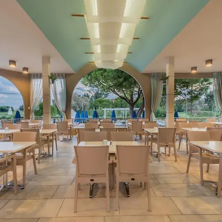 Hotel Dennys Kalamákion